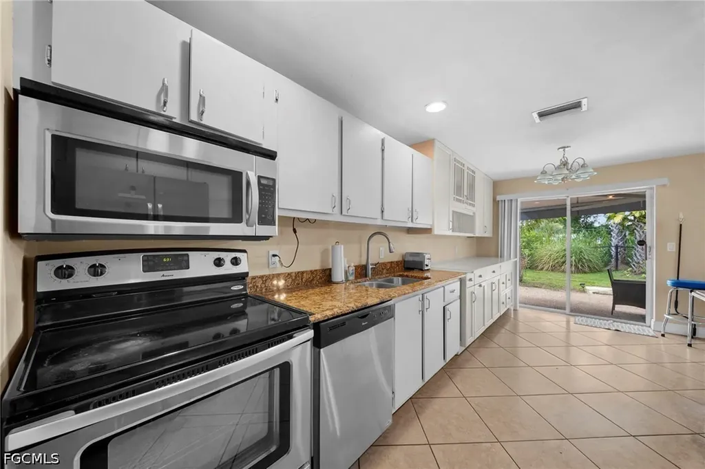 1583 Sunkist Way Fort Myers FL 33905