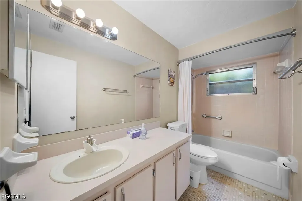 1583 Sunkist Way Fort Myers FL 33905