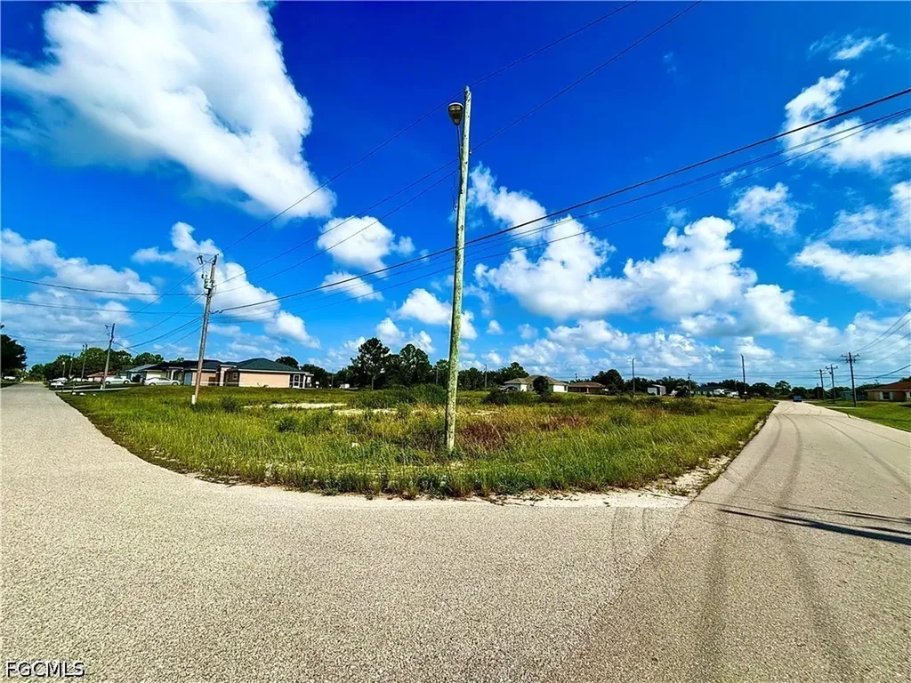 2700 42nd Street SW Lehigh Acres FL 33976