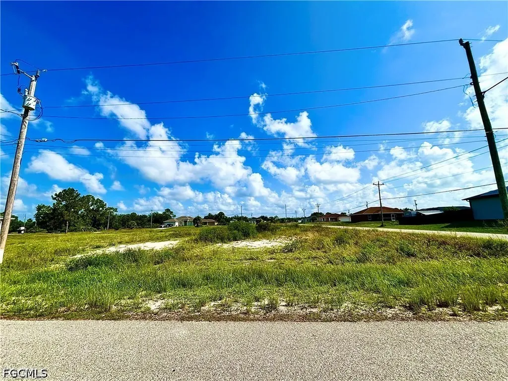 2700 42nd Street SW Lehigh Acres FL 33976