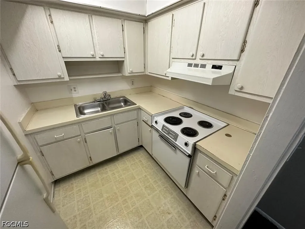 1830 Maravilla Avenue Fort Myers FL 33901