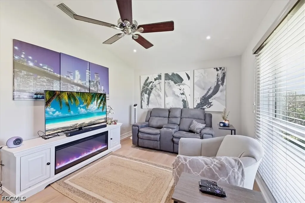 2107 NE 19th Place Cape Coral FL 33909