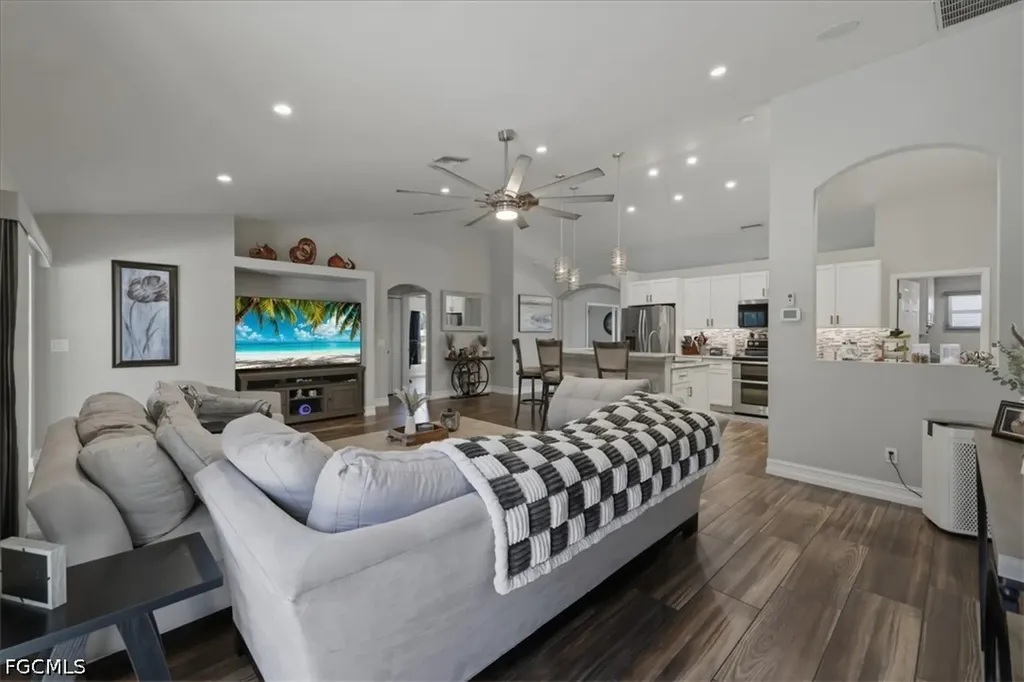 2107 NE 19th Place Cape Coral FL 33909