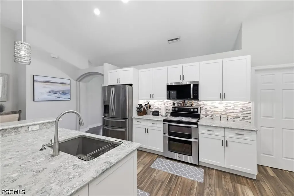 2107 NE 19th Place Cape Coral FL 33909