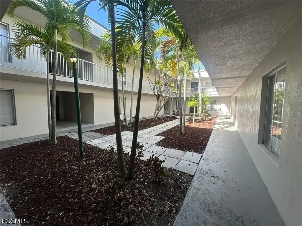 1830 Maravilla Avenue Fort Myers FL 33901