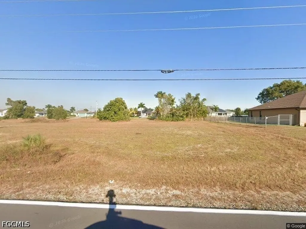 3931 E Gator Circle Cape Coral FL 33909