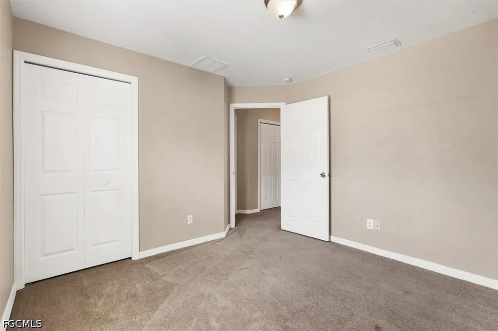5257 Leeds Road Fort Myers FL 33907