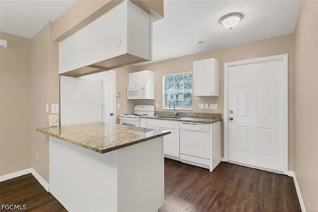 5257 Leeds Road Fort Myers FL 33907