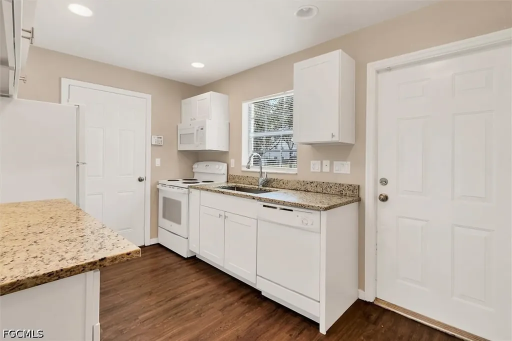 5257 Leeds Road Fort Myers FL 33907