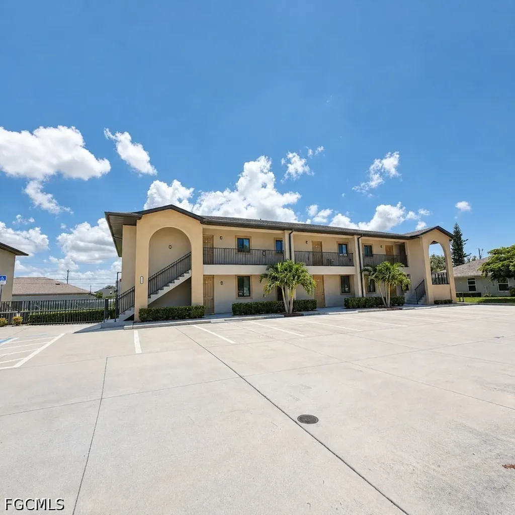 4109 SW 8th Place Cape Coral FL 33914