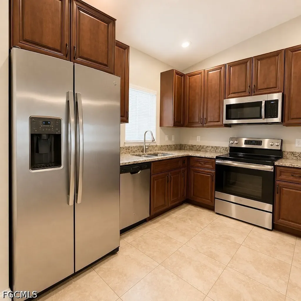 4109 SW 8th Place Cape Coral FL 33914