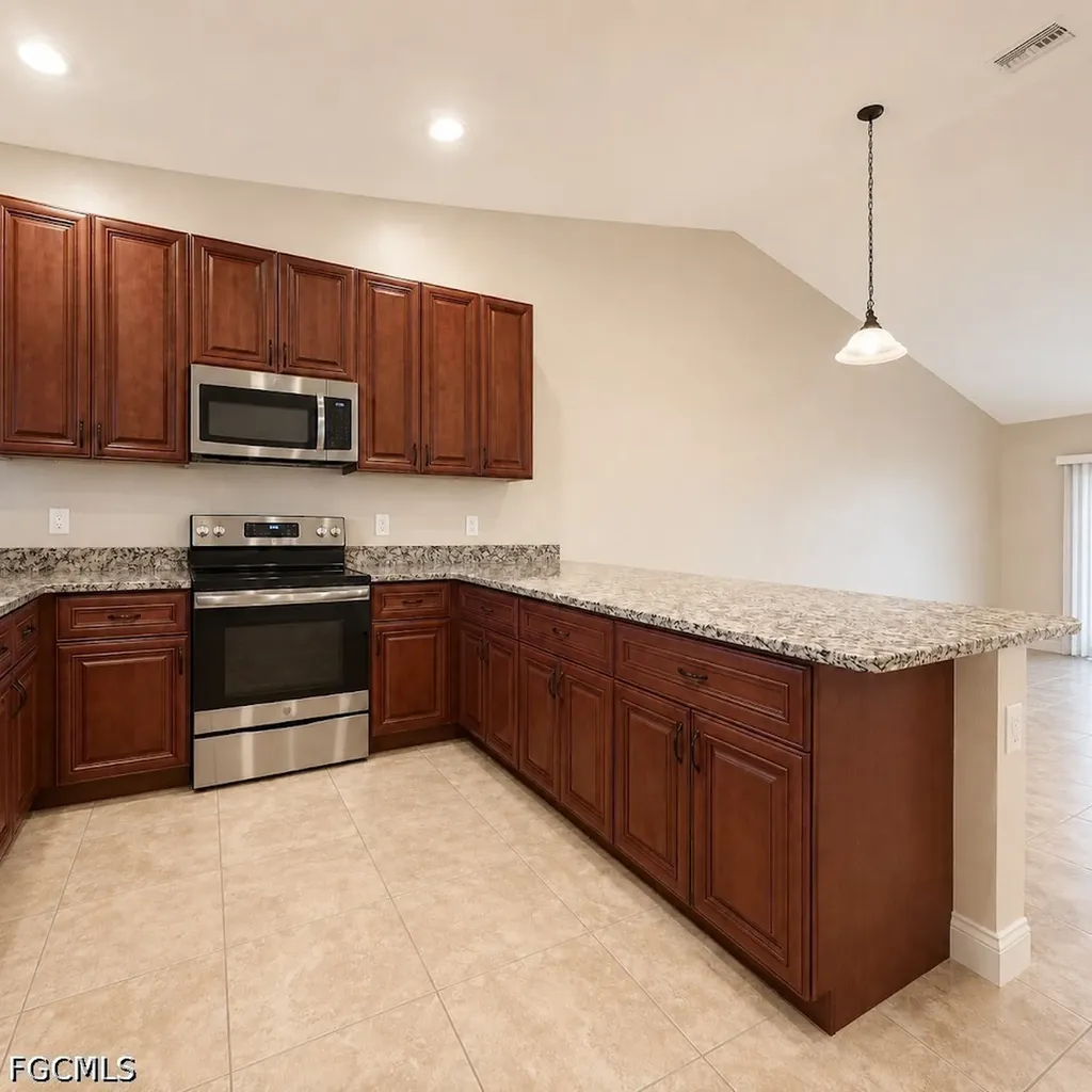 4109 SW 8th Place Cape Coral FL 33914