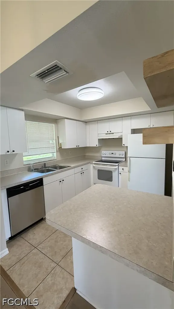 414 SE 13th Street Cape Coral FL 33990