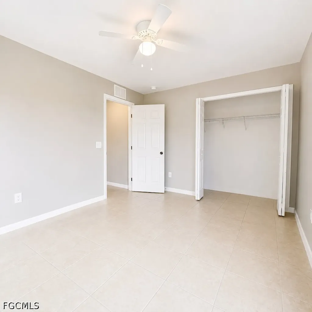 525 SE 4th Terrace Cape Coral FL 33990