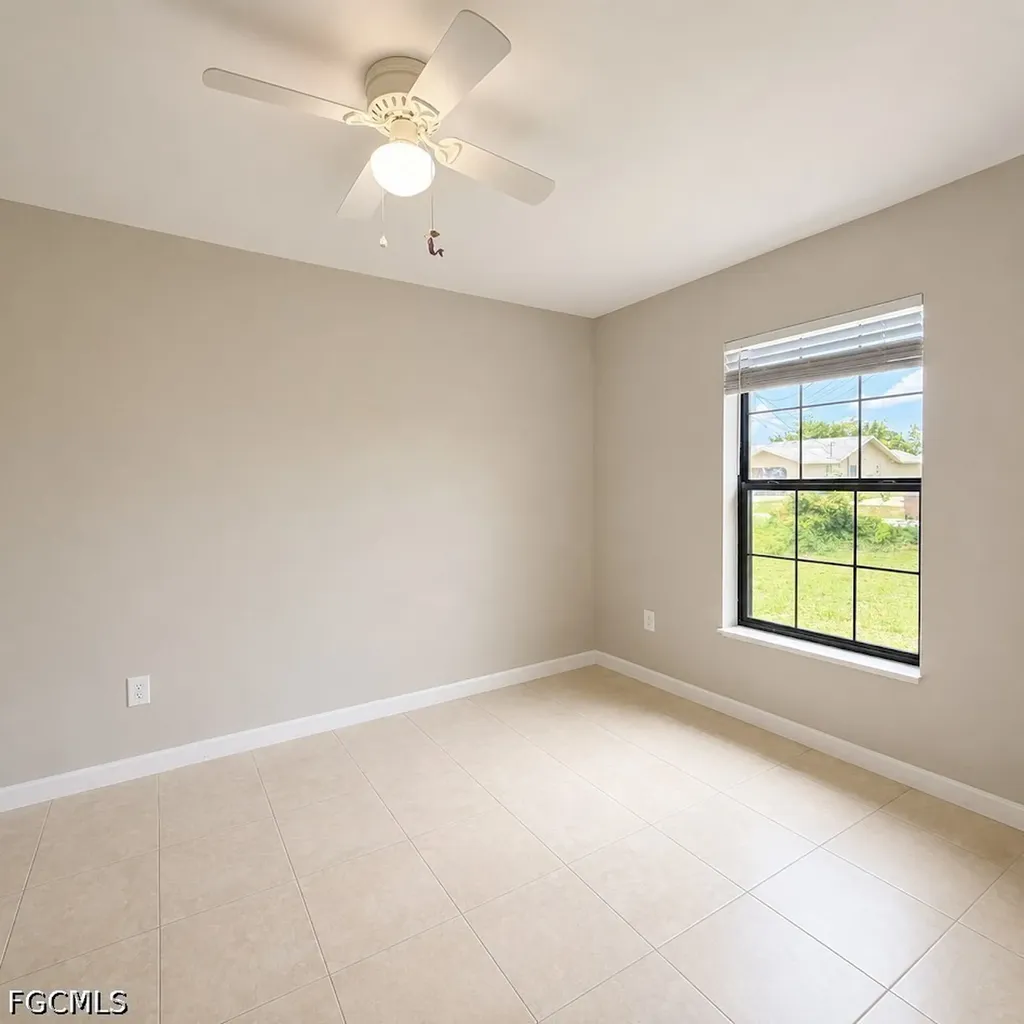 525 SE 4th Terrace Cape Coral FL 33990