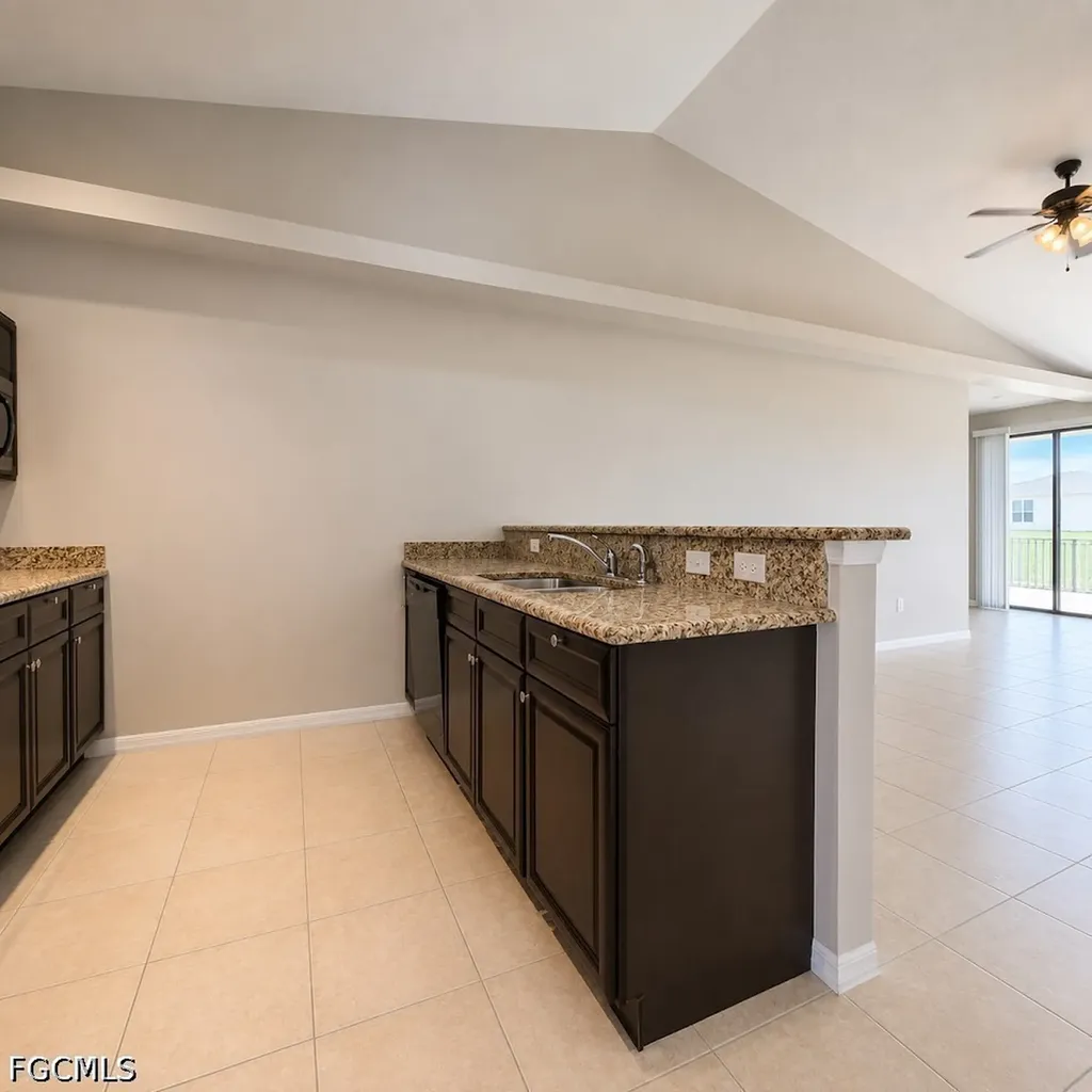 525 SE 4th Terrace Cape Coral FL 33990