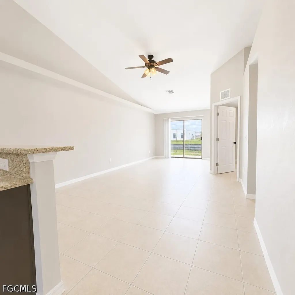 525 SE 4th Terrace Cape Coral FL 33990