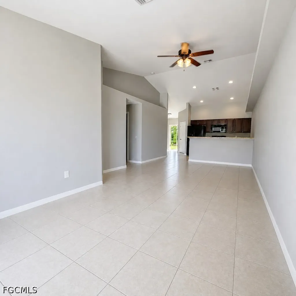 525 SE 4th Terrace Cape Coral FL 33990