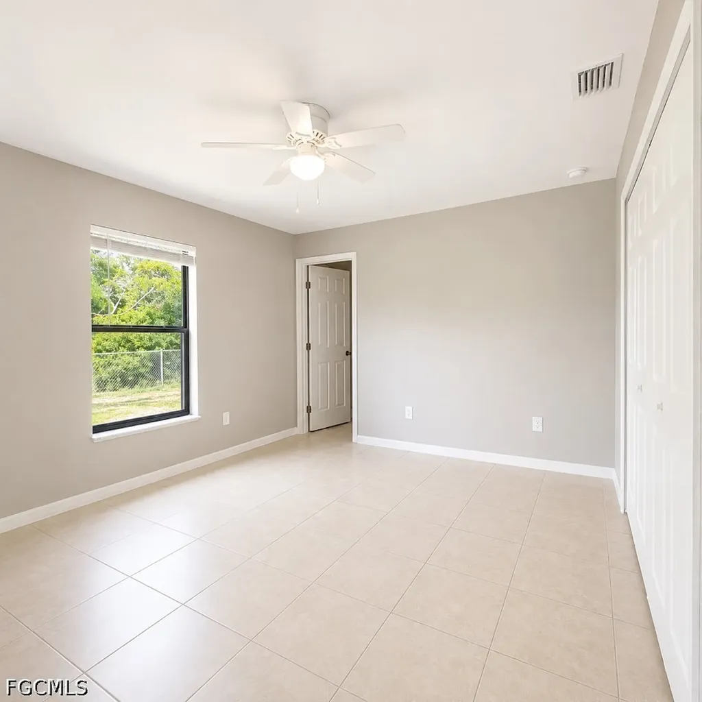 525 SE 4th Terrace Cape Coral FL 33990