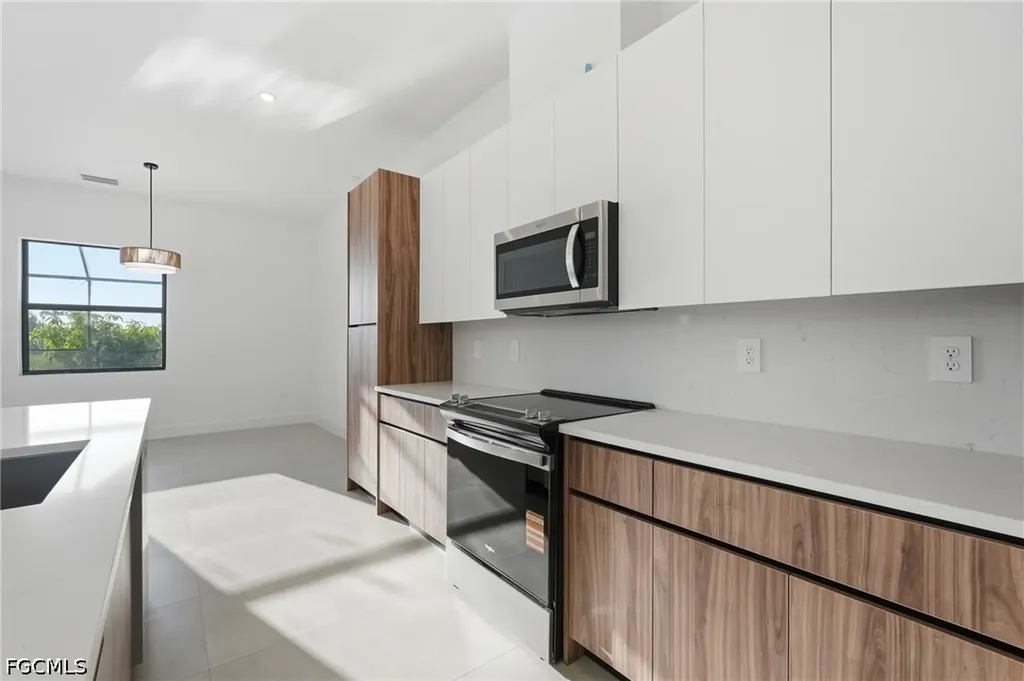 2305 SW 15th Place Cape Coral FL 33991