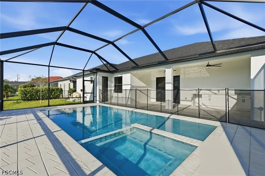 2305 SW 15th Place Cape Coral FL 33991