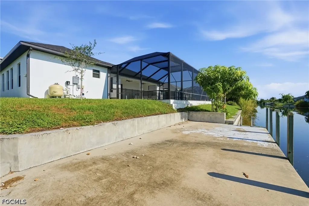 2305 SW 15th Place Cape Coral FL 33991