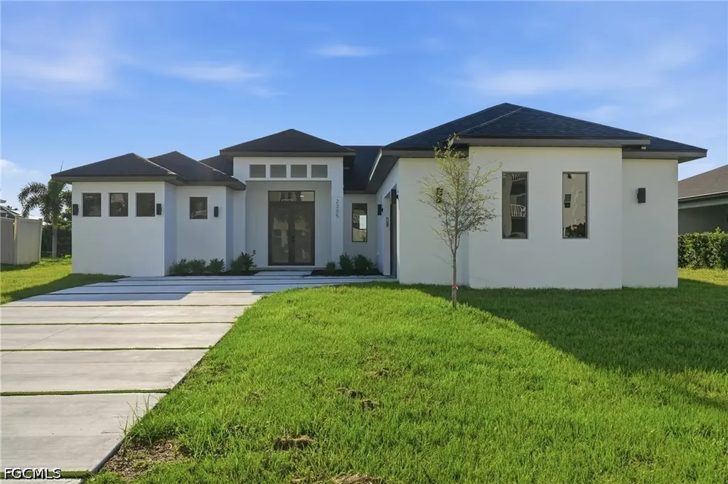 2305 SW 15th Place Cape Coral FL 33991