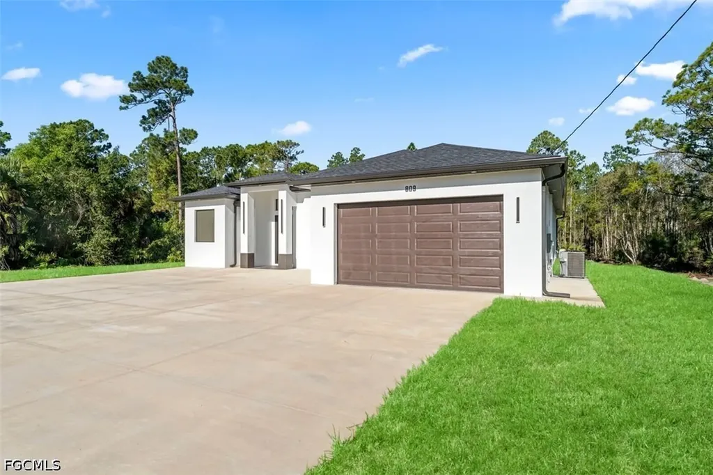 809 Magnolia Avenue Lehigh Acres FL 33972