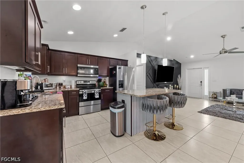 623 SE 3rd Street Cape Coral FL 33990