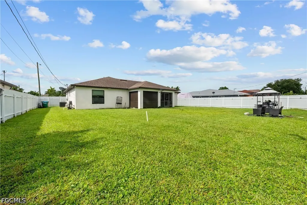 623 SE 3rd Street Cape Coral FL 33990
