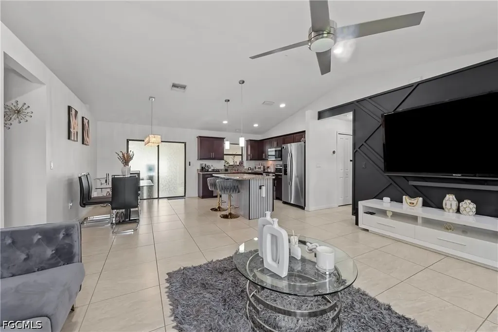 623 SE 3rd Street Cape Coral FL 33990
