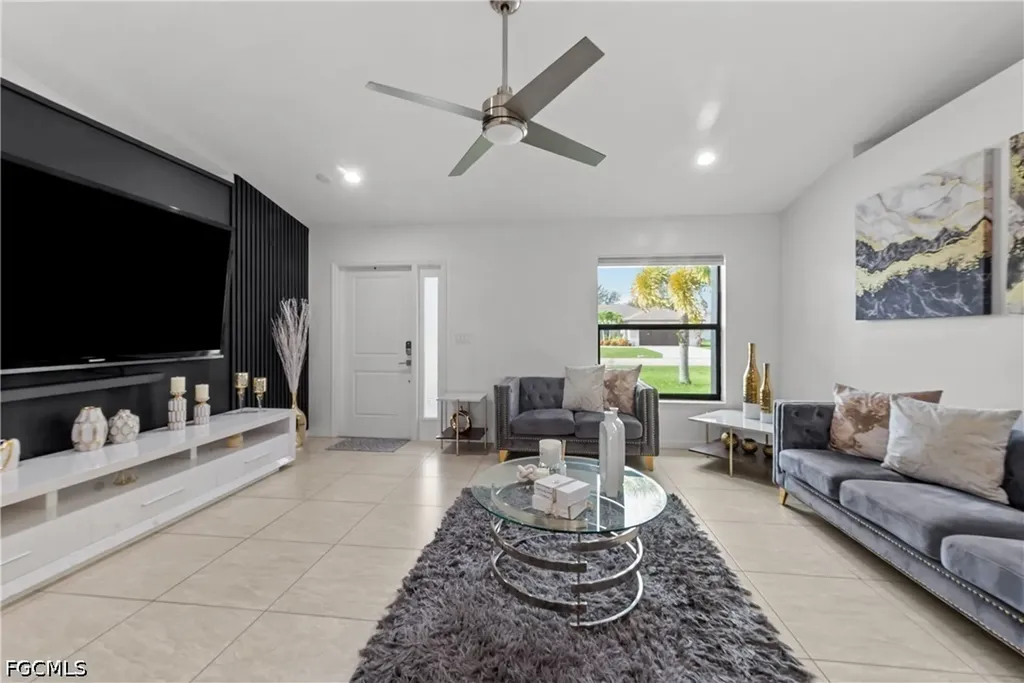 623 SE 3rd Street Cape Coral FL 33990