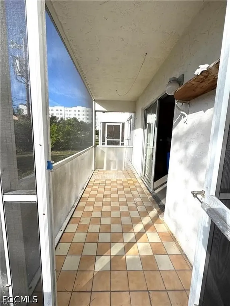 4906 Victoria Drive Cape Coral FL 33904