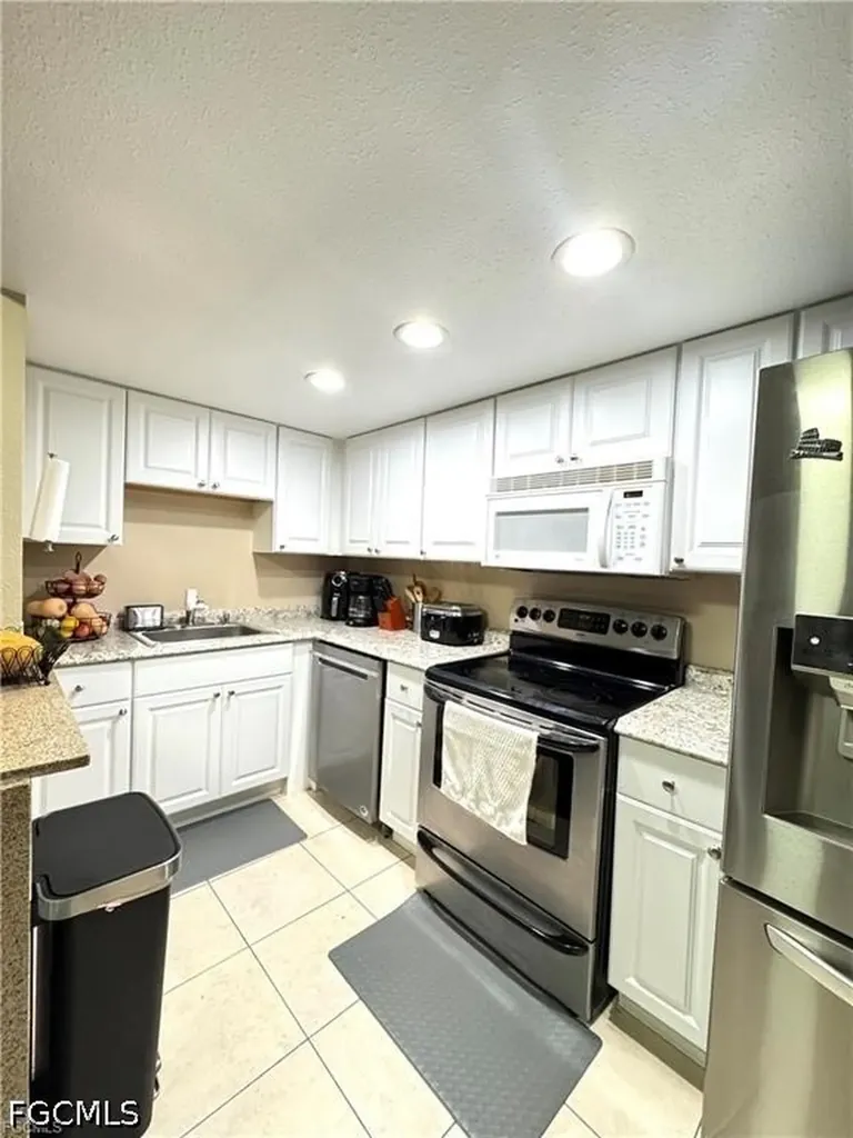 4906 Victoria Drive Cape Coral FL 33904