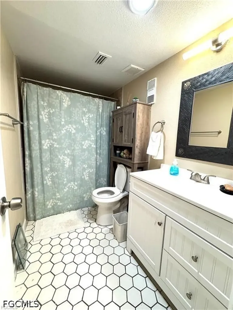 4906 Victoria Drive Cape Coral FL 33904