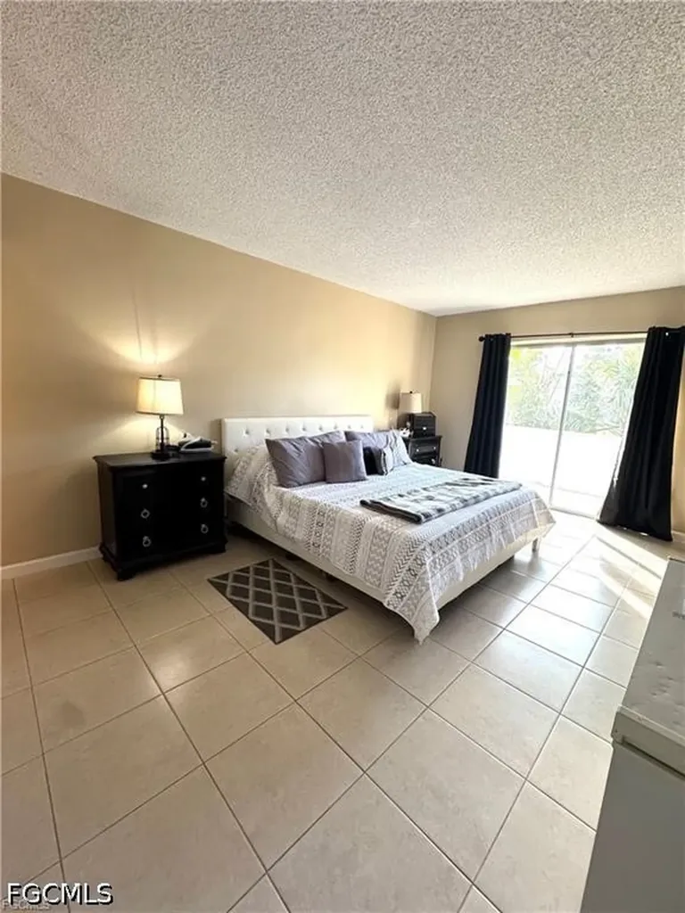 4906 Victoria Drive Cape Coral FL 33904