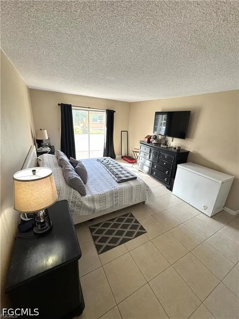 4906 Victoria Drive Cape Coral FL 33904