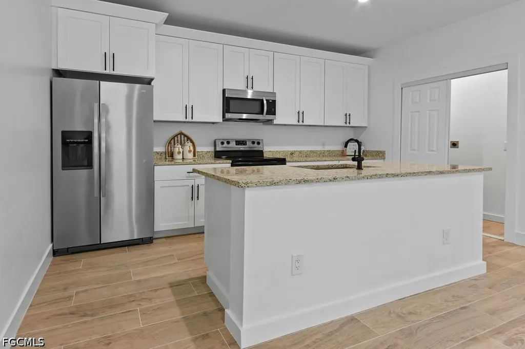 2008 Robert Avenue Alva FL 33920