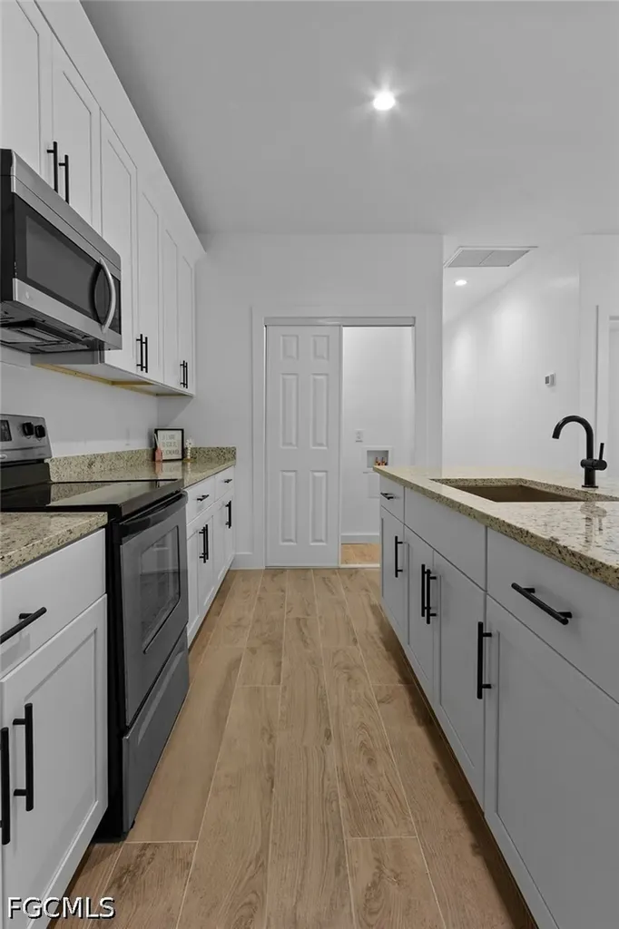 2008 Robert Avenue Alva FL 33920