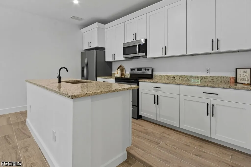 2008 Robert Avenue Alva FL 33920