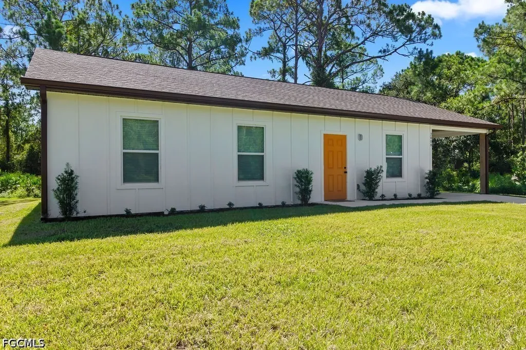 2008 Robert Avenue Alva FL 33920