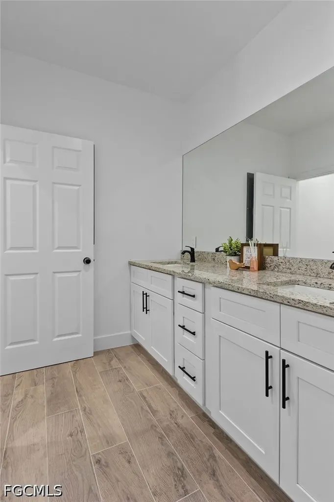 2008 Robert Avenue Alva FL 33920