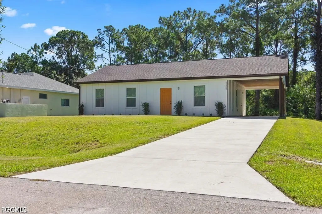 2008 Robert Avenue Alva FL 33920