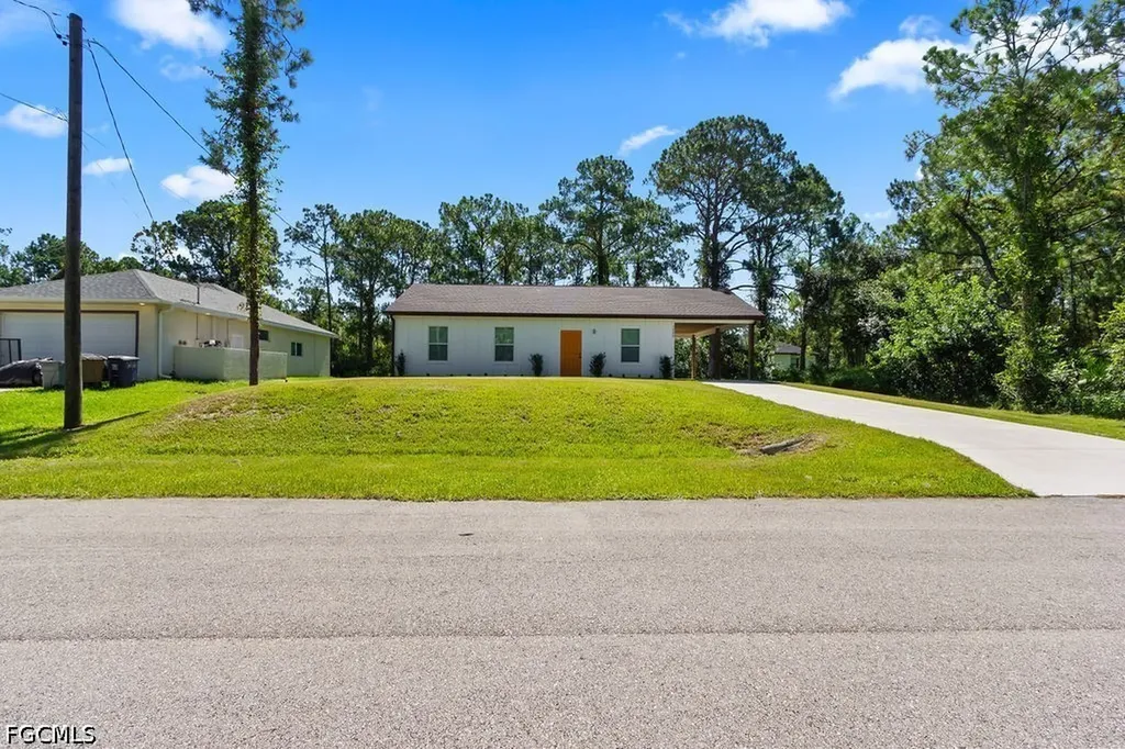 2008 Robert Avenue Alva FL 33920