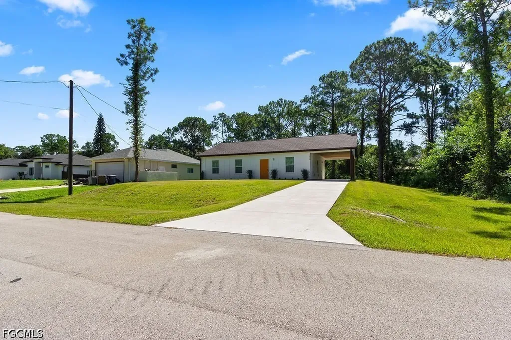 2008 Robert Avenue Alva FL 33920