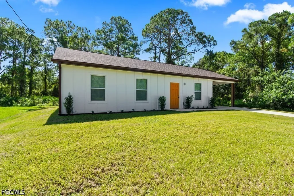 2008 Robert Avenue Alva FL 33920