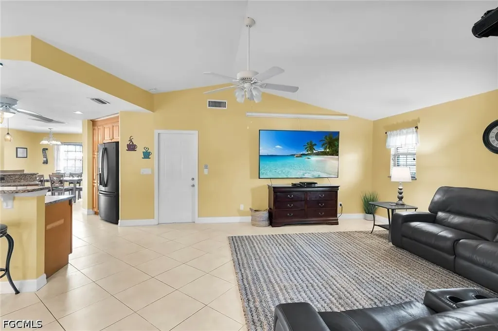 4020 SW 2nd Avenue Cape Coral FL 33914