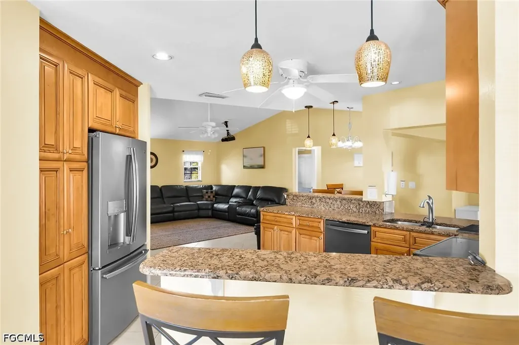4020 SW 2nd Avenue Cape Coral FL 33914