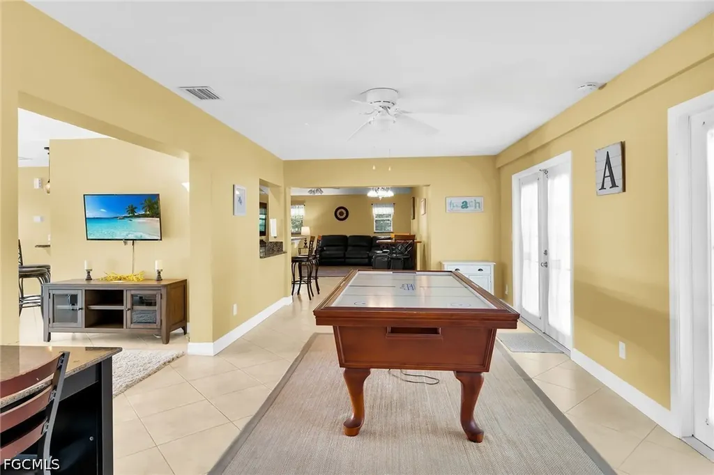 4020 SW 2nd Avenue Cape Coral FL 33914