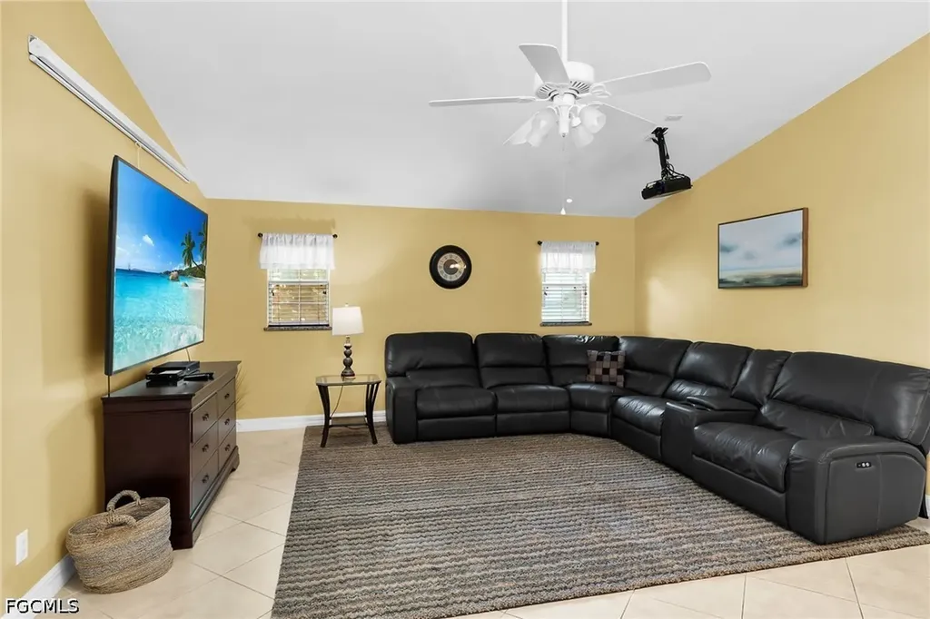 4020 SW 2nd Avenue Cape Coral FL 33914